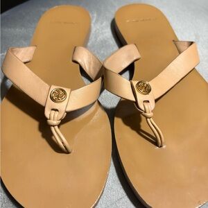 Tory Burch Nude Tan Leather Thong Sandals with Gold Logo